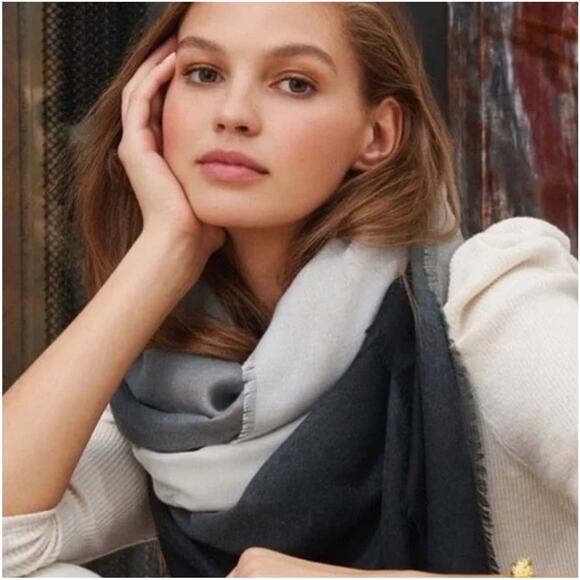 NIP! Carly Cushnie Luxury Grey Horizon Ombre Oversized Scarf - Picture 5 of 12